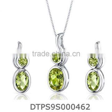 Gemstone Silver Plated Pendant Set With Green Emerald