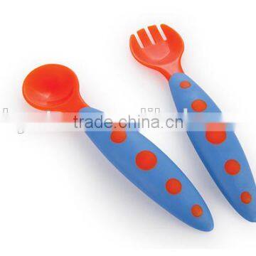 Silicone cutlery set includes fork and spoon for baby