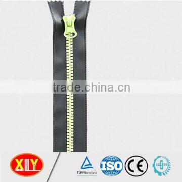 2015 Shenzhen Xly Normal Slider Thumb Puller Plastic Zipper photo-2