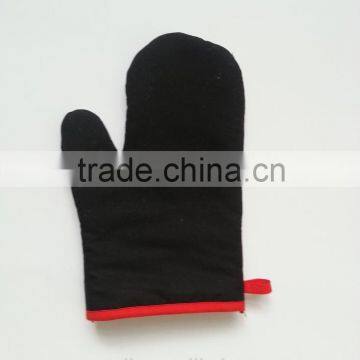 short black and red binding oven mitt glove