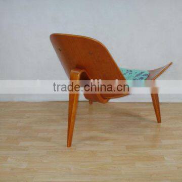Hans Wegner Design Furniture Shell Chair CH07 Lounge Chair in Livingroom photo-4