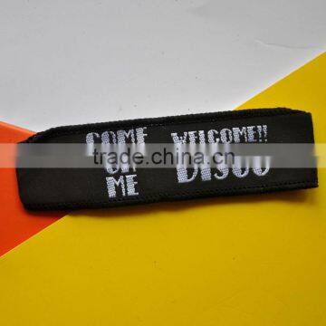 woven labels with overlock merrow