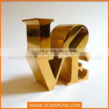 Wedding decoration shining golden "LOVE" fiberglass display props