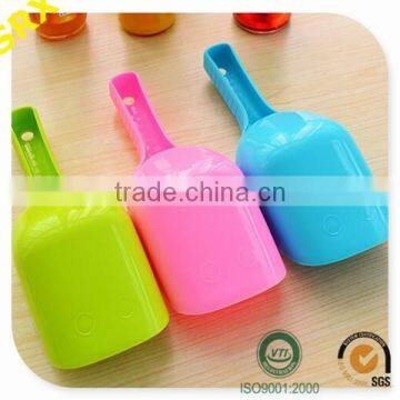 9.8x2.5x3.5 colorful Rugged plastic utility scoops, OEM durable party scoop for kitchen, OEM mini plastic scoops factory