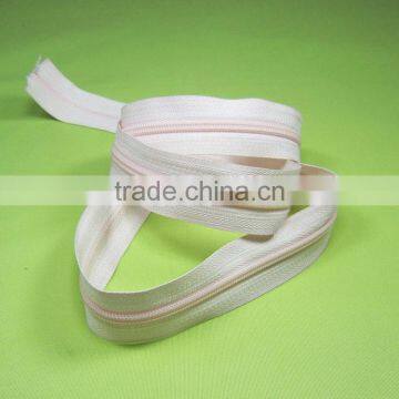 Free Sample Quality Warantee Lead Free Nickel Free Eco Friendly Rolls Long Chain Nylon Zipper for Sofa photo-6