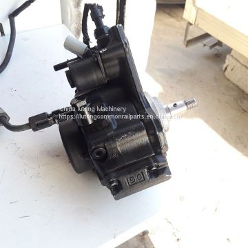 fuel injector in diesel engine Hyundai 33100 4X400. - CRDI (Common Rail Direct Injection) is for CAR ENGINE.