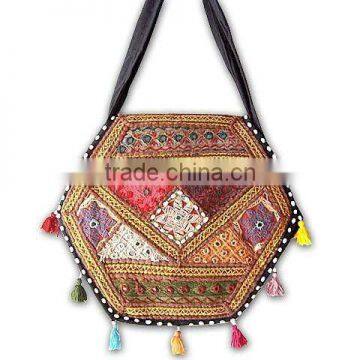 PATCHWPRK ALTERATION BOHEMIAN JHOLLA BAG