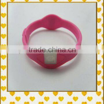 custom cheap pvc customized twist silicone wristband