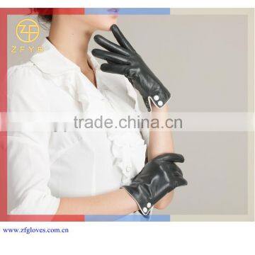 Fashion lady sheepskin polishing glove