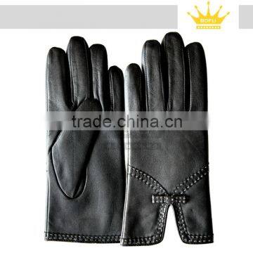 fashion leather gloves sex girls leather gloves woman putting on leather glove