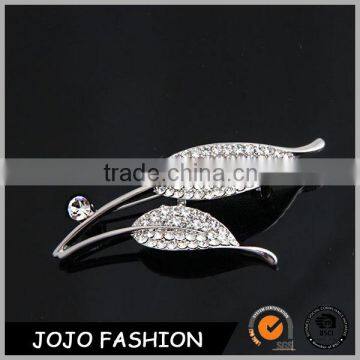 Latest brooch design flower leaf shiny rhinestone brooch