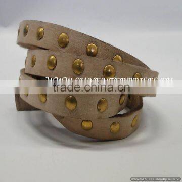 Flat leather with Studs -7 Vintage Light Brown with studs