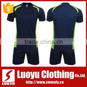 2017 Custom made soccer uniforms soccer training suit and soccer shorts