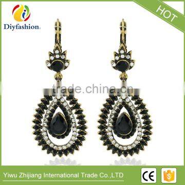 Retro fashion teardrop-shaped diamond clip earrings