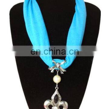 Flower pendand for scarves wholes from China wholesale