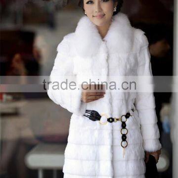 2016 popular medium -long style faux fur coat with black and white