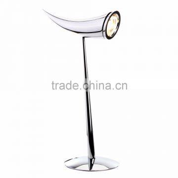 Hot Sales Table Lamp LED Modern Desk Lamp for House photo-3
