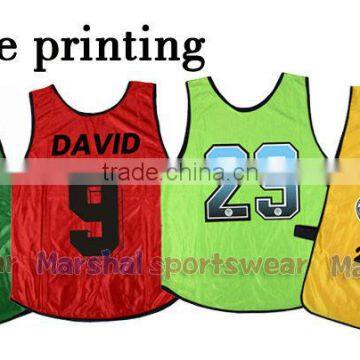 In stock soccer vest 100% polyester kids trainning bibs many colors sport bibs