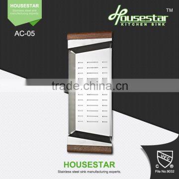 2015 New Colander Design Fruit and Vegetable Stainless Steel Colander With Handle And Stand photo-4