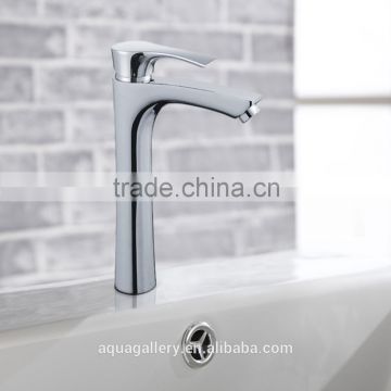 Rest Room Wash Sink Faucet in Brass