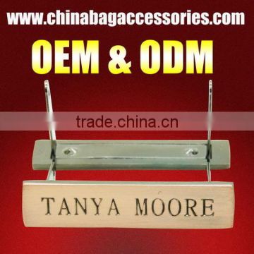 Custom metal zinc alloy metal nameplate tanya moore antique copper prong snap for bags