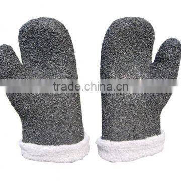 Good Quality of the China Rubber Dots Anti-Slip Pvc Glove photo-3