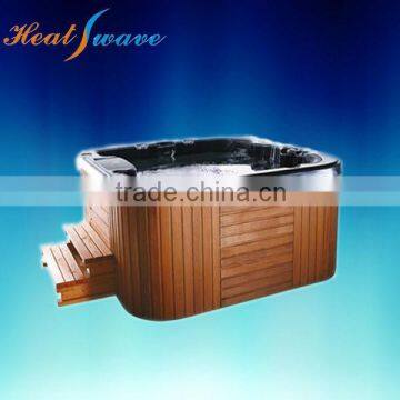 Freestanding square bathtub