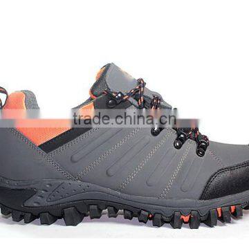 Classical durable climbing shoes