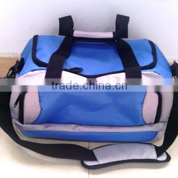 travel bag with adjustable shoulder strap with shoe bag