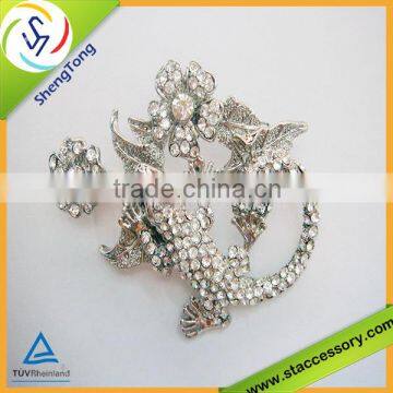 Fashion crystal animal shape brooch