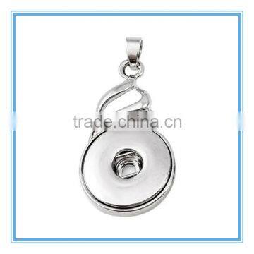 Graceful Tiered Flourish Snap Charm Pendant