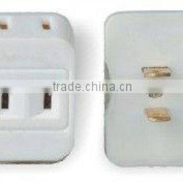 US 125V 15A one 2-prong polarized 1-15p outlet into 3 polarized 1-15R outlet