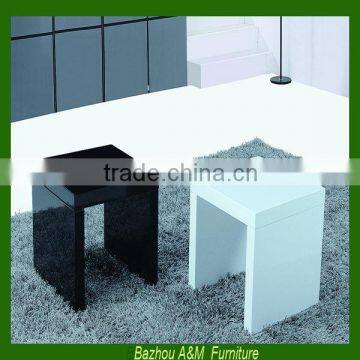 Modern high gloss wood nesting tables