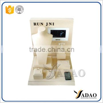 Customized and free design new white cheap jewelry displays stand