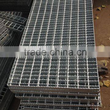 MATERIAL DIN17.100ST37,2 STEEL GRATING FLOOR MEDIUM