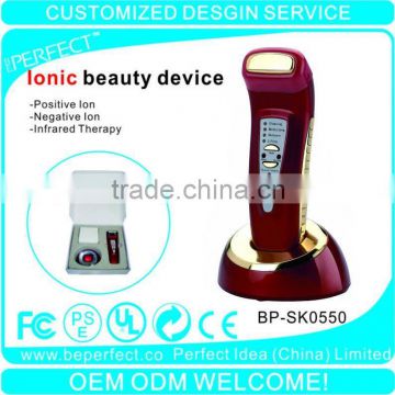 Handheld galvanic acne removal beauty device