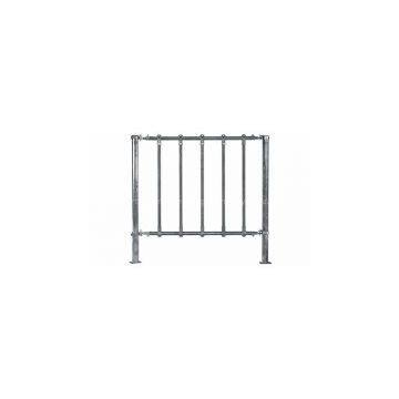 Modular equine feed fence with large spacing ensures horse secure