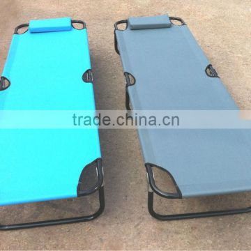 Simple and convenient foldable metal bed