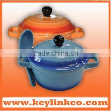 bright color ceramic soup bowl with lid and spoon