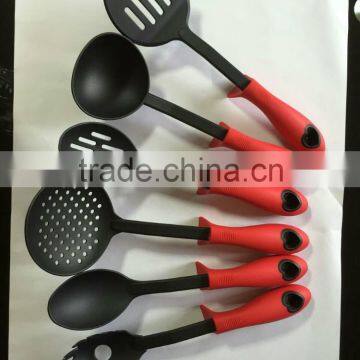 2015 Popular Sale 6 Pcs Set Nylon Kitchen Utensils Non-stick Set With High Quality Food Garde All Red Silicone Handle