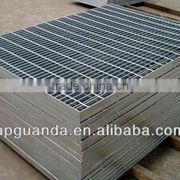 steel grating catwalk platform