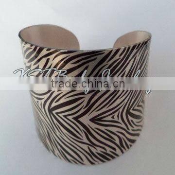 2013 gold bangle and bracelet body jewelry zebra