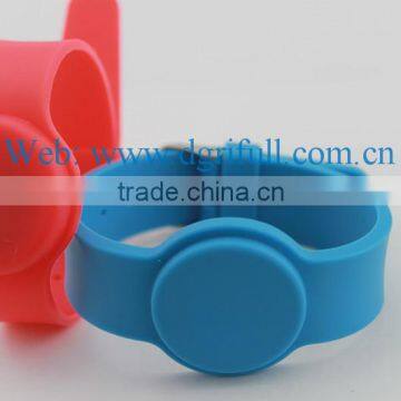 High Frequency HF Justable RFID Silicone Wristband Support Reading Writing photo-3