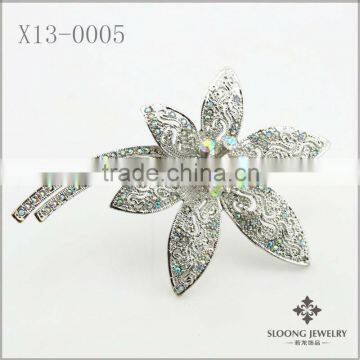 2013 Fashion Elegant Flower Brooch with Electroplated Glass