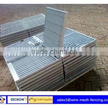 hot dipped galvanized serrated flat bar with twisted square rod for stairs and treads