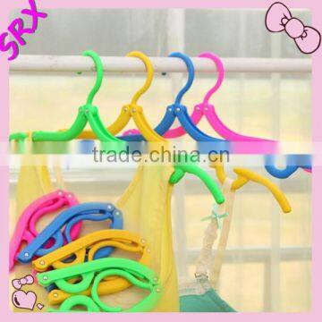 Customized NEW Plastic Folding Clothes Hangers With Multiple Functions, Expandable Plastic Folding Clothes Hanger