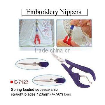 Embroidery nippers scissors