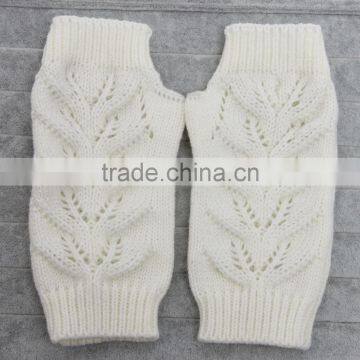 Fashion Handmade Cheap Wool Button Acrylic Glove Women Winter Knitted Gloves photo-5