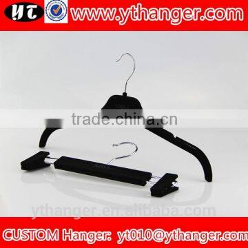 YY0451 Black Mens t Shirts Plastic Hanger Velvet Thin Clothes Hanger With Logo photo-3
