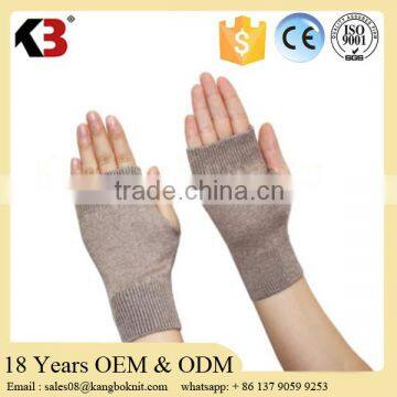 Made in China wholesale cheap acrylic knit double layer gloves manufacturer